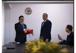 ОХУ-ЫН СОЧИ ХОТ ДАХЬ  МОНГОЛ УЛСЫН ӨРГӨМЖИТ КОНСУЛ  И.СЕЛЕЗНЁВ ҮҮРЭГТ АЖИЛДАА ОРСОН ТУХАЙ