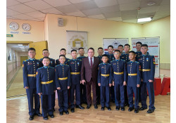 ЭЛЧИН САЙД Ө.ЭНХТҮВШИН ОХУ-ЫН ЕРӨНХИЙЛӨГЧИЙН НЭРЭМЖИТ КАДЕТЫН СУРГУУЛЬД ЗОЧИЛЖ, МОНГОЛ СУРАГЧ ХҮҮХДҮҮДТЭЙ УУЛЗАВ