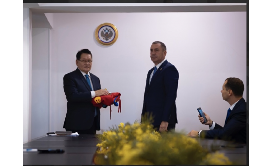 ОХУ-ЫН СОЧИ ХОТ ДАХЬ  МОНГОЛ УЛСЫН ӨРГӨМЖИТ КОНСУЛ  И.СЕЛЕЗНЁВ ҮҮРЭГТ АЖИЛДАА ОРСОН ТУХАЙ