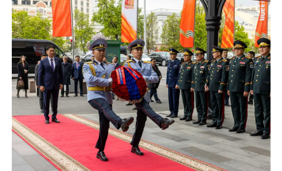 МОНГОЛ УЛСЫН ЕРӨНХИЙЛӨГЧ У.ХҮРЭЛСҮХ ОХУ-Д СУРАЛЦАЖ БУЙ СОНСОГЧИДТОЙ УУЛЗАВ
